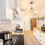 Apartment 10w Free Private Parking *