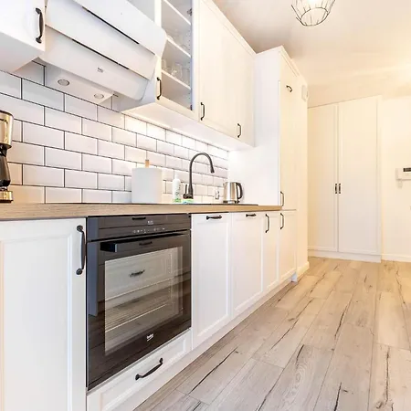 10w Free Private Parking *