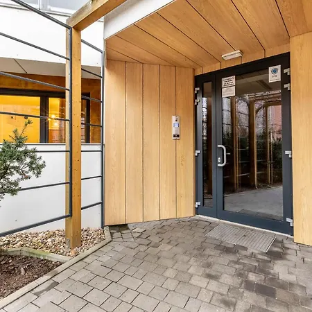 10w Free Private Parking