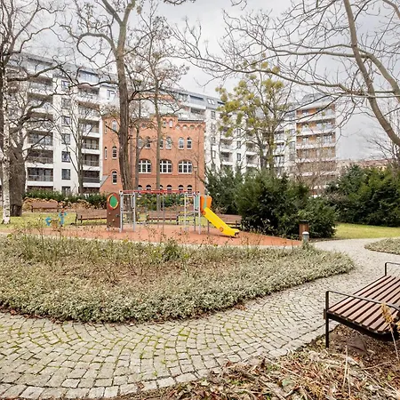 10w Free Private Parking 弗罗茨瓦夫