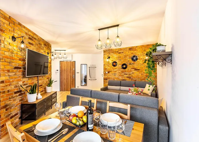 10w Free Private Parking Apartment